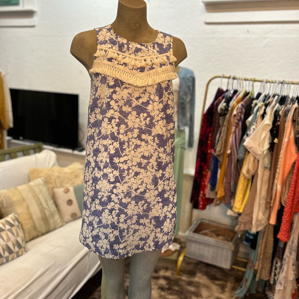 🍁🍁 Kenzie size, small blue and white BoHo style floral dress